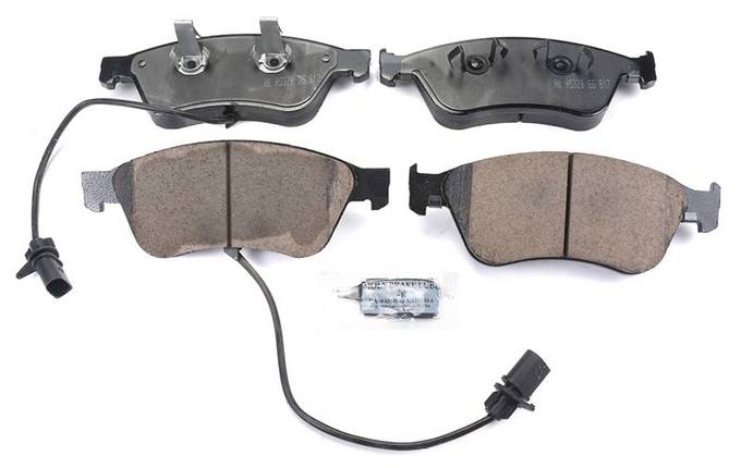 Audi VW Disc Brake Pad Set - Front (w/ Wear Sensor) 4E0698151K - Akebono Euro Ultra-Premium EUR1024